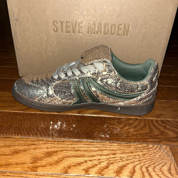 NEW Steve Madden Madrid Low Top Sequins Sneakers Gold & Green Women’s Size 7.5 - Picture 4 of 9